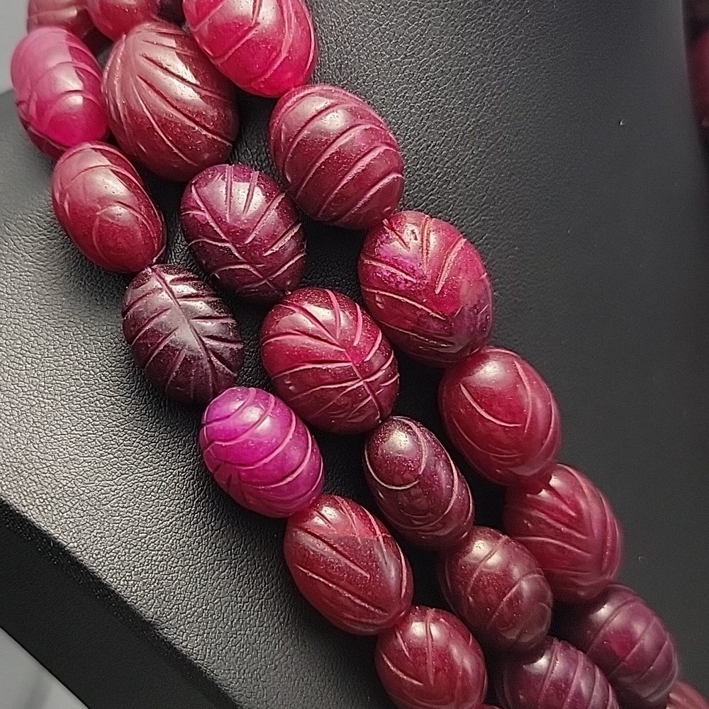 COLLOSAL 2065.00 CTS EARTH MINED 3 LINE RED RUBY CARVED BEADS BEADED UV NECKLACE - Picture 5 of 10